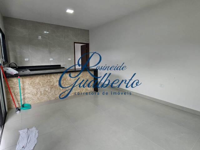 Casa para Venda em Caraguatatuba - 4