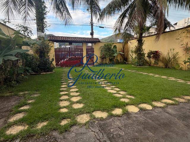 Casa para Venda em Caraguatatuba - 2