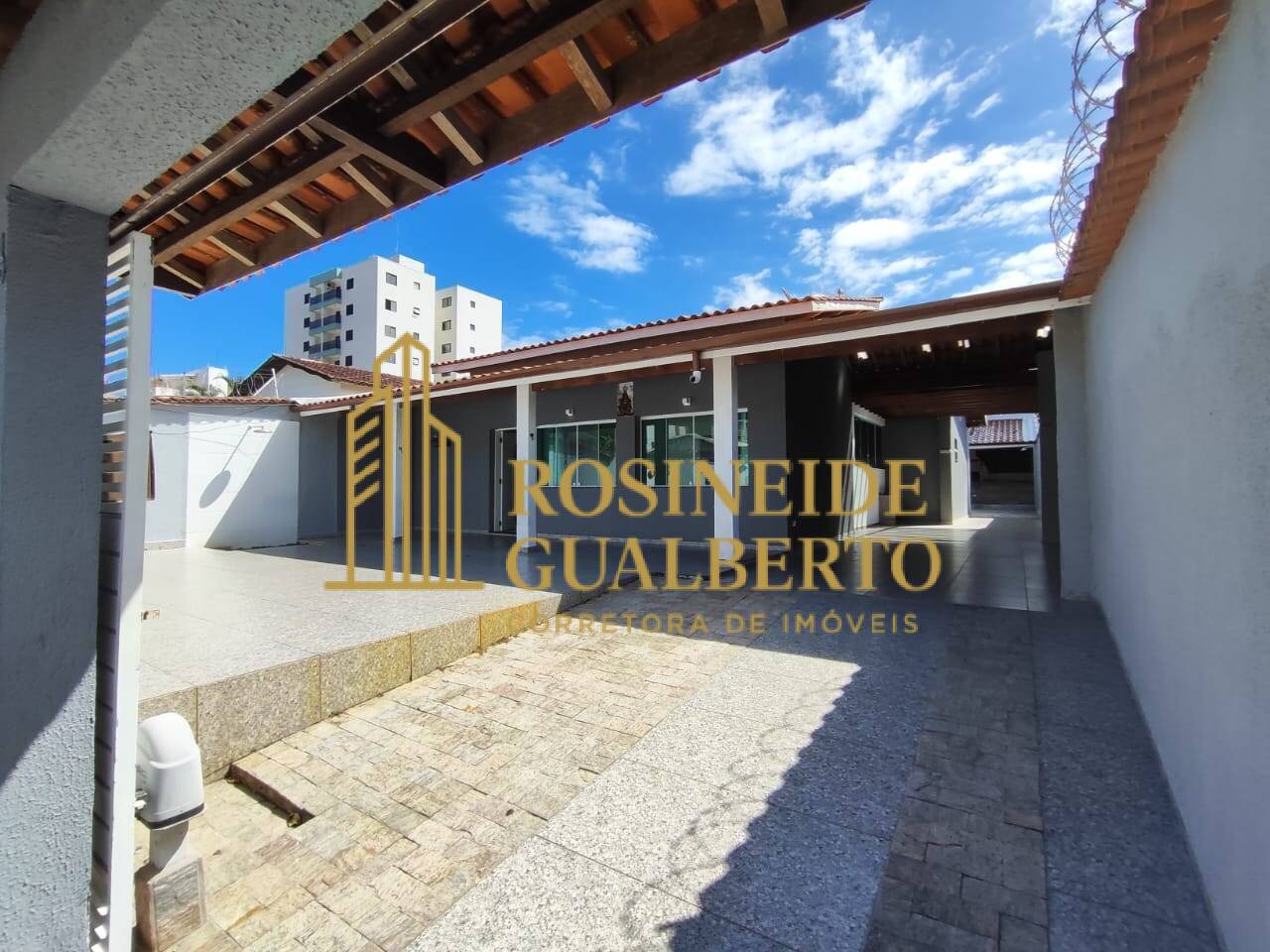 Casa, 4 quartos, 210 m² - Foto 2